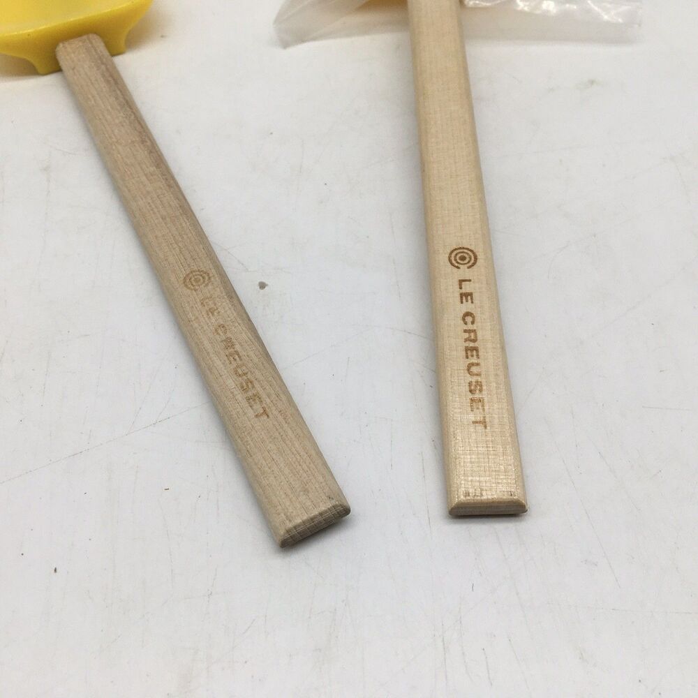 Le Creuset Silicone Spatulas Red Yellow Beech Wood Handle Set of 2 Never Used - Picture 5 of 10